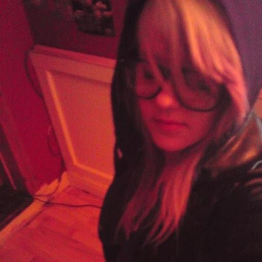 I'm A Cody Simpson Angel, Love Music, The Ocean,Writing,Singing,Dancing Twitter:OmgItsLouLou1 Tumblr:PrettyBlueEyesBlog