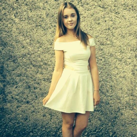 I'm Rachel, Small girl with big dreams, I want to go and live in New York City, Life is short, make the most of it :) Follow me, i follow back! x
