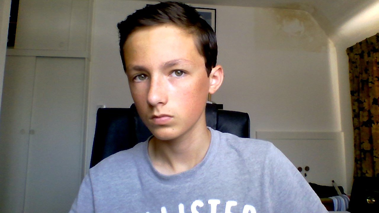 ARSENALLLLLLLL!!!!!!! btw I always follow back! I play games such as Fifa, Watch Dogs and so on..... I play on ps4 and my psn is Johnston20012006