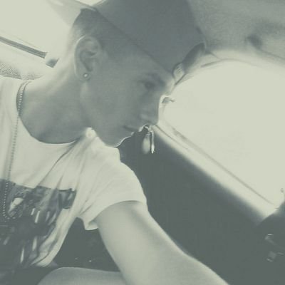 Si Jte Follow, Follow Back Moi Please !