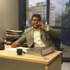 Apasionado Corredor de seguros, padres de tres chamitos, objetivo y con criterio propio, ¡¡Si me sigues te sigo!!