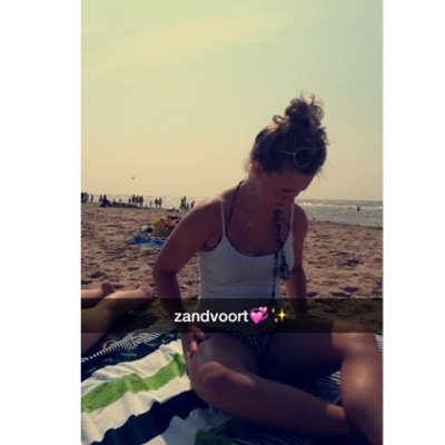 family #1 LIVE every moment, LAUGH every day, LOVE beyond words ! this is me ♡ snapchat ; poeperd