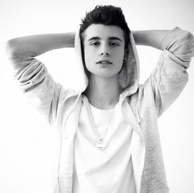Christian Collins | YouTuber | New Videos EVERYDAY THRUSDAY :D | 1 Slice of OPG | ♡#TeamBigBrother♡ kik; weeklyfraud {bi • rp/fl • single}