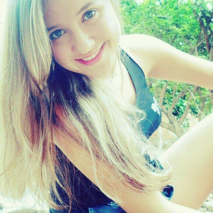 → Euu queroo. Euu PossO. Euu coonsiigO ← ●๋• Siimplees αssiim ~ Twittando até o fim! ;p