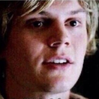 ItsEez_eh's profile picture. I fangirl over pretty much everthing