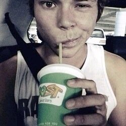 free follow because you're beautiful you should follow @ashtonabIe she follows back ♡ have a lovely day sunshines