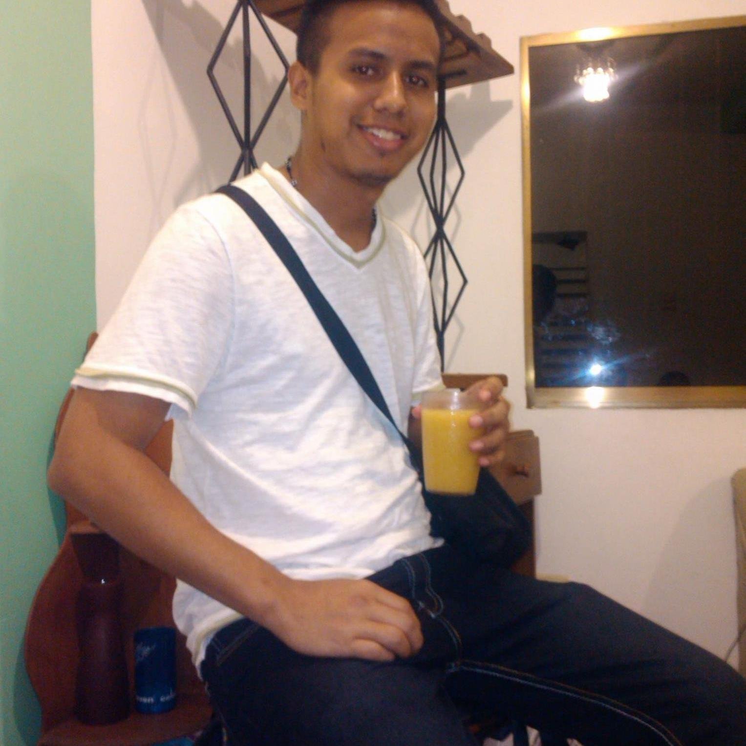 javiersoler17's profile picture. ☆Estudiante de Ing. Mecánica✰