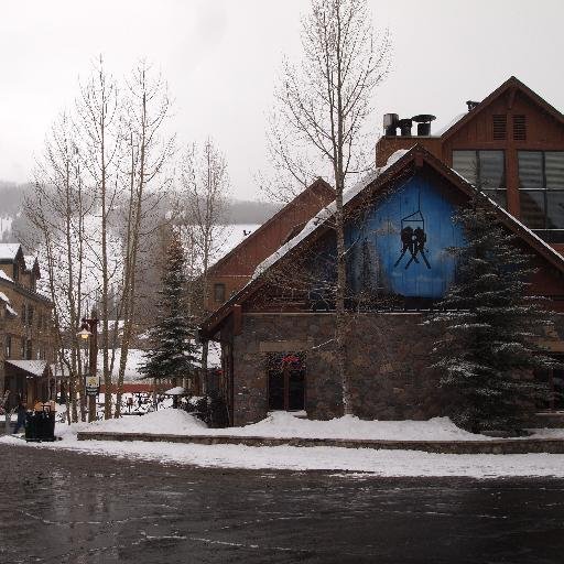 AL8110's profile picture. Luxury 1BR/2BA condo in River Run Village. Sleeps 6. Two minute walk to Gondola. https://t.co/1R3UjyVK5Y