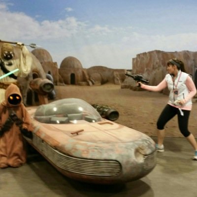 aerokel's profile picture. Engineer and nerd, lover of sunshine and books, avid food eater, becomes 5 years old in proximity of animals, sings in the car...and so much more...