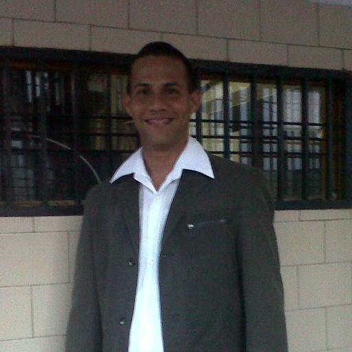 Licenciado en Educacion, Mencion Orientacion. Magister en Investigacion Educativa. Especialista en Investigacion Cualitativa. CIP Valencia