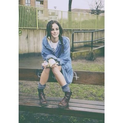 15. Hija de Neville y Hannah ~ Valiente como Gryffindor, dulce como Hufflepuff pero quede en Ravenclaw ~ inteligente, torpe y divertida #WondeRowling