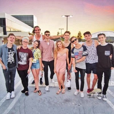 youtubesprees's profile picture. turn on notifs so you can be updated when your fav youtubers are following fans !!