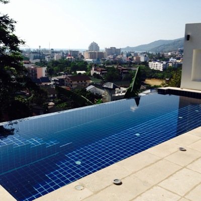 Living in Phuket, enjoying life. line Id tarqnian