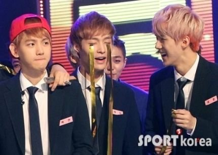 97(96)line 高２ K-POP&glee&dance大好きです！特にEXO(((o(*ﾟ▽ﾟ*)o))) 韓国語勉強中です！Instagram →tamaki_miyuu     仲良くして下さい!!      青森 光星2-A