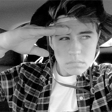 FollowFromWW's profile picture. freeeee followwww, from @whirlywhiteside ❤️