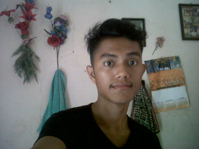 Jalani hidup Θèńƍα̣ή enjoy meskipun tidak seperti yang kita alami .