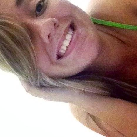 19 anos , Montes Claros .
Futura Cirurgiã Dentista  ♡
- Coisas que EU NÃO SOU:

1. legal com todo mundo
2. paciente
3. rica
4. obrigada
5. tuas nega .