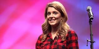 Grace Helbig is perfection. Your argument is invalid. I will always ship hartbig unless of course I get a chance with Grace ;)