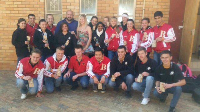 I am a football Fanatic,that looks high all the time,Handsome if I do say so myself. Strange to some u decide?Future Football Manager of #Arsenal #southafrica