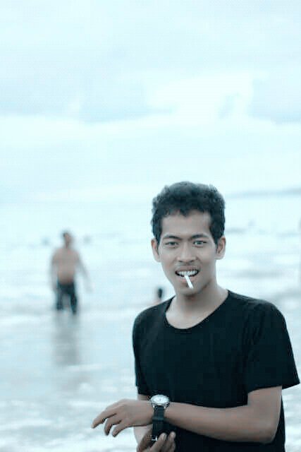 RojiiSaputra's profile picture. Tertawalah Sebelum Tertawa Itu Dilarang!! 
  \(´▽`)/