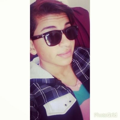 Esquece Quem Te Faz Sofrer , E Abrace Quem Te Faz Sorrir   :)