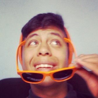 primero que nada tengo ojos verdes :$ me gusta la musica bailar y soy un buen amigo , dios es mi prioridad