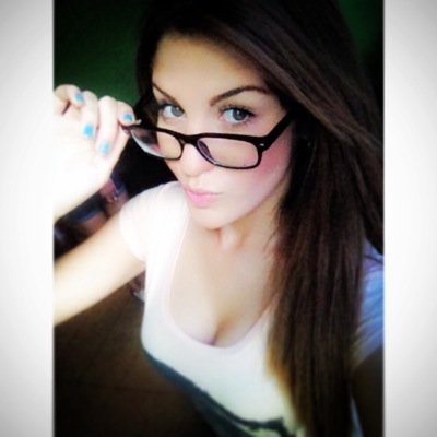 RashelGz's profile picture. 