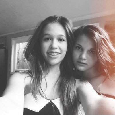 luv1Dxoxo1's profile picture. Sisters forever and always