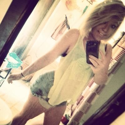 18.
Kik- @jayballsrayyy I have no life.