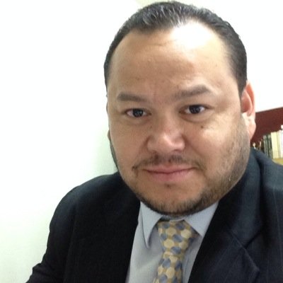 Funcionario público, Maestro en Justicia y Derecho. Juez en Retiro... Actualmente soy Secretario Técnico.