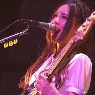 通りすがりのSCANDALファン。
