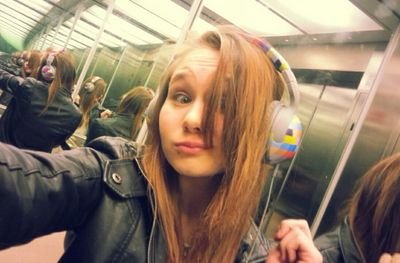 Non- Typical 17 Year old girl;) Science METAL\m/ McDonald's and bubblegum