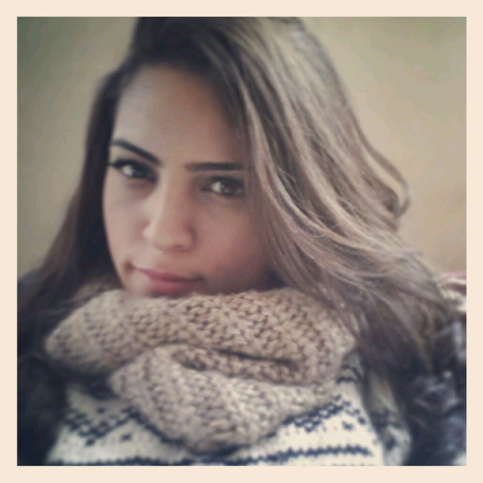 I tweet random thing , I'm lebanese and proud of it :) #teamfollowback #trancefamily