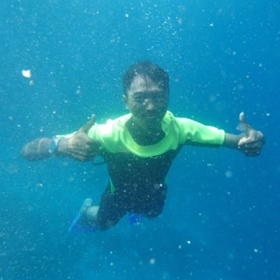 Allohumma yasir wala tuasir, menikmati pekerjaan anggap liburan gratis keliling dunia.