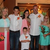 Devoted wife of a race car builder and 3rd generation dirt track racer and mom of 4 amazing and very busy kids! Groupie to them all!!