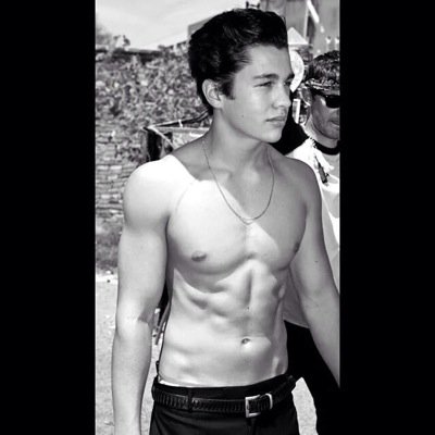 Your not ugly but your not Austin Mahone either..