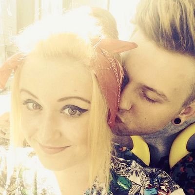 Aberdeen.
Guns N Roses and Bon-Jovi kinda girl.
Matt geddes, i love him so much. ❤
P E A C E O U T☺☺☺☺