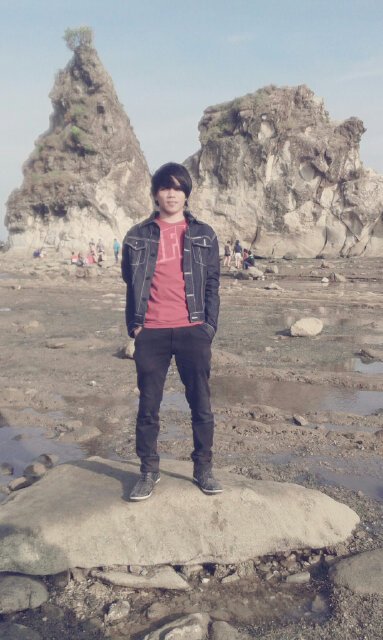 Allah is My Lord, Islam is my life, Qur'an is my Guide, Prophet Muhammad is My role model, and Heaven is my Goal! PIN:2B296DB1