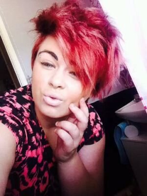 Ashford Girl | love photography | live life on the edge | 1997 baby | ♡Chris brown♡ | Follow me | Single | I follow all my followers back |