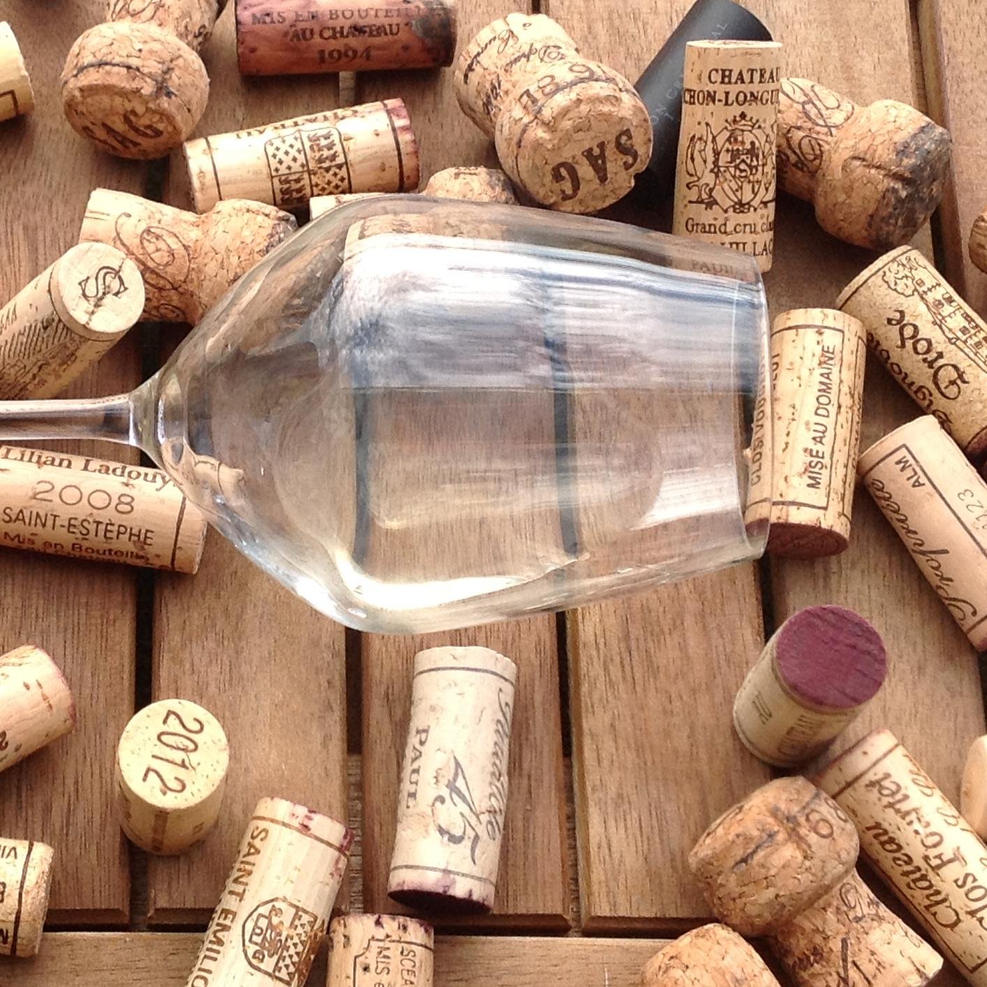 Always look @WineSideofLife... Let's talk about wine! Le vin, la vigne et la vie du bon côté!
WSET 1 Certified.📖