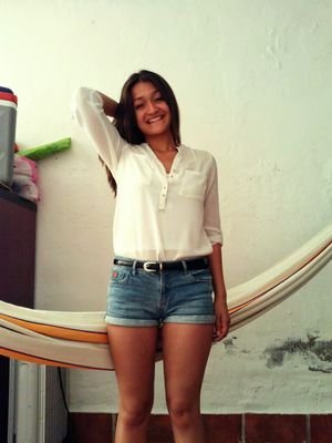 • A nosotras las chicas, una traición nos hace más fría, las lágrimas más fuertes, y un corazón roto pero valiente.