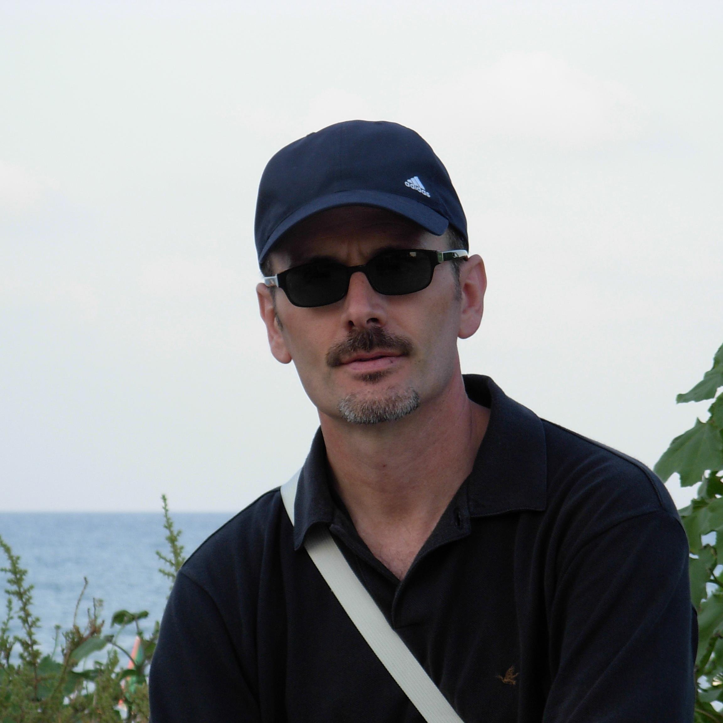 vzaballos1's profile picture. Escritor de libros cristianos. Casado y tres hijos. Me gusta leer; libro preferido la Biblia.