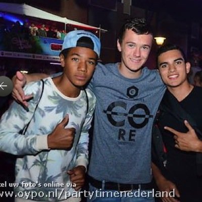 #snapchat:reyjuan1 :-)#H3D#RSG#DJ black daimond#fenf the inner way. @sofie22031 en ik beste gymles ever. Insta: reyjuan1