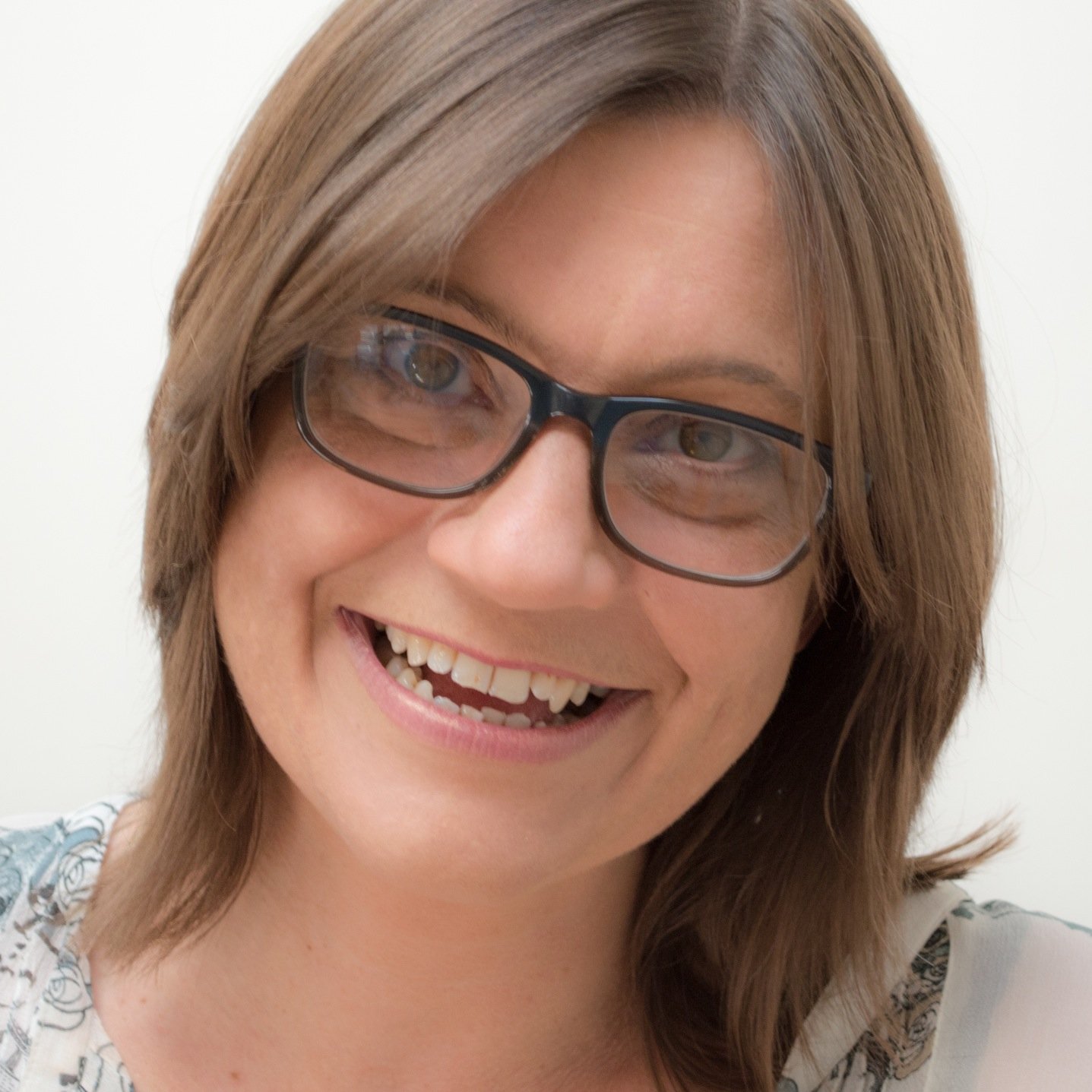Writer, blogger, witch, storyteller, optimist, dog rescuer, nature worship