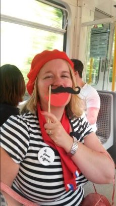 French speaking geordie girl who loves my hubby n kids n has a penchant 4 boy bands. enjoy fitness & running my own business #aspiringwriter