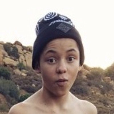 I be da 14 year old Skateboarder from Compton trying to live out his dreams. Instagram @Stevenfervandezdoe