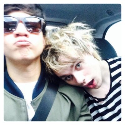 tweet me if you want a layout and i'll dm it to you :-) please credit me