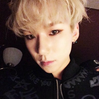 Kim Rockhyun, main vocalist e leader (provvisorio(?)) dei 100% ~