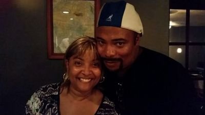 monz_1225's profile picture. 