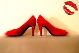 Encontraras zapatos hermosos y algunos artículos para mujer.